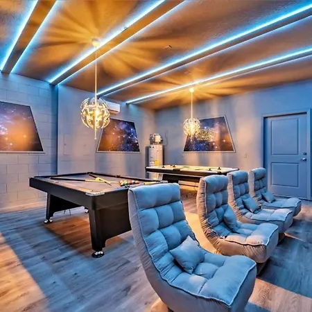 8 Bedroom 6 Bathroom Resort Home Villa